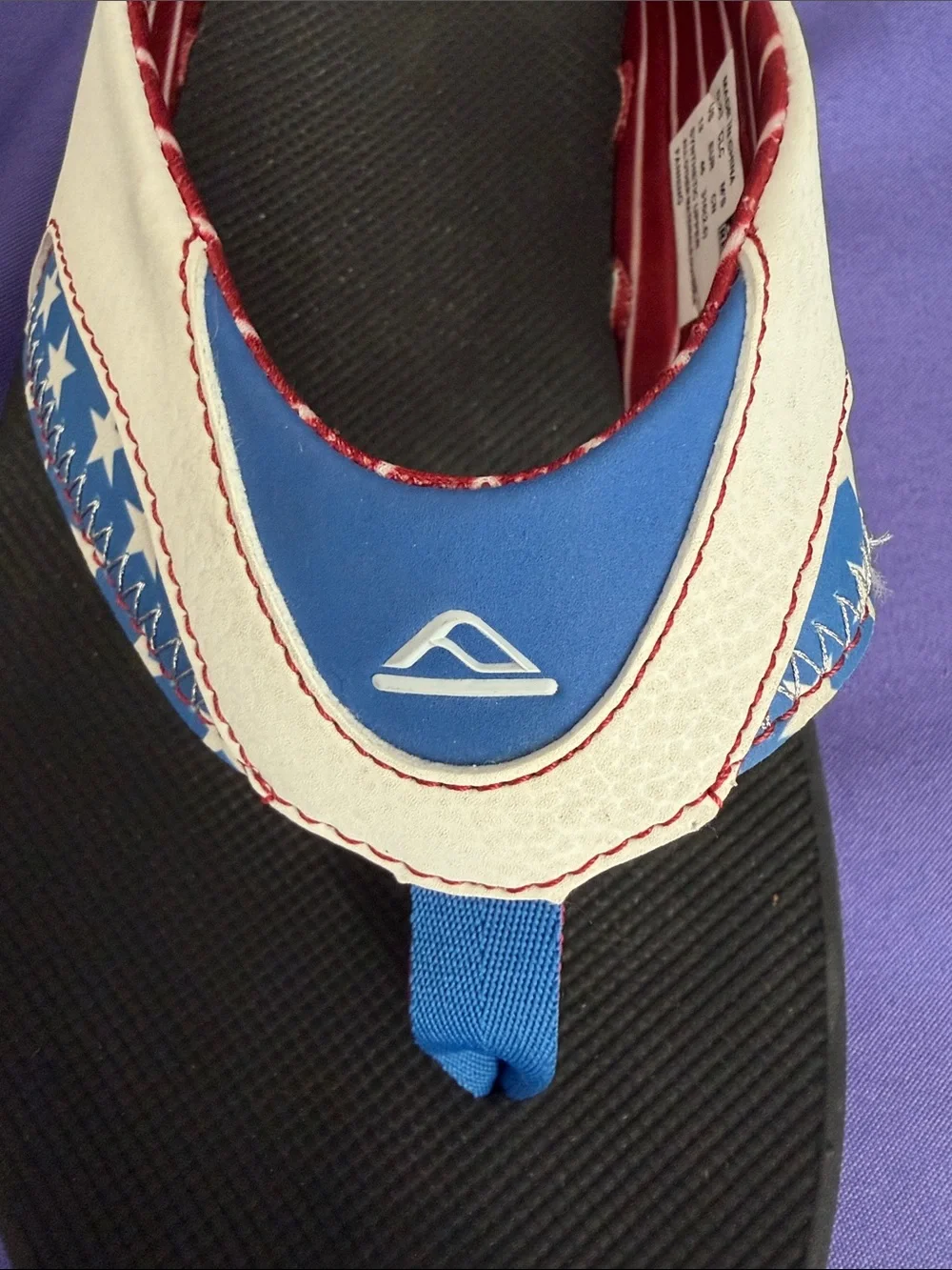 Reef Men’s Fanning Flip Flops W/Bottle Opener Size 13 Red White and Blue